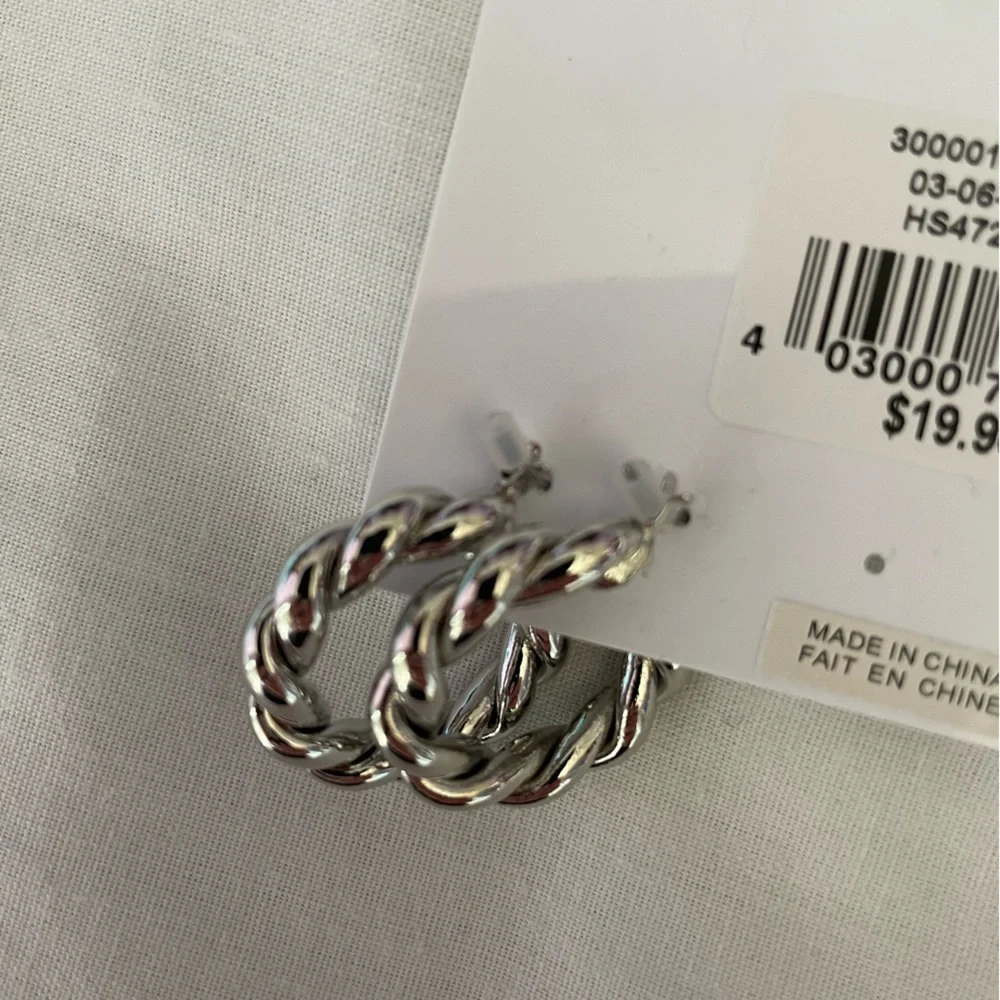 🤍2/$27 Ricki’s NWT 3pc Earrings - Picture 4 of 5